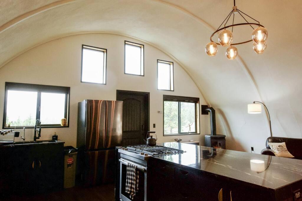 Curlew Earth Home 2Bd W/ Valley & Mountain Views Republic Exterior photo