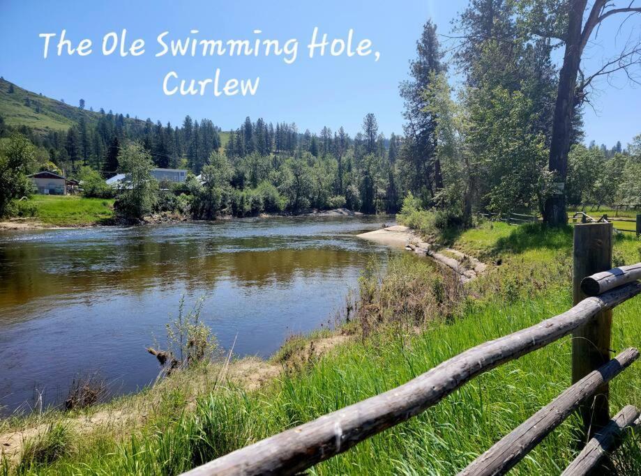 Curlew Earth Home 2Bd W/ Valley & Mountain Views Republic Exterior photo